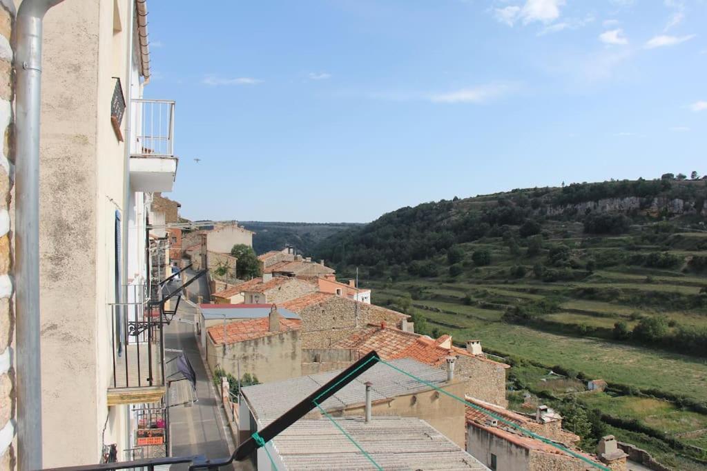ビジャフランカ・デル・シド Casa Rustica Y Vistas A La Montana - Els Llavadorsヴィラ エクステリア 写真