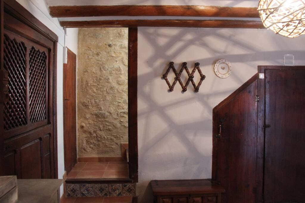 ビジャフランカ・デル・シド Casa Rustica Y Vistas A La Montana - Els Llavadorsヴィラ エクステリア 写真